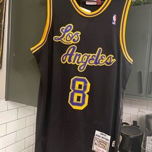 Men’s Vintage Kobe Bryant Lakers NBA Jersey Size XL. New with tags. Ships fast.